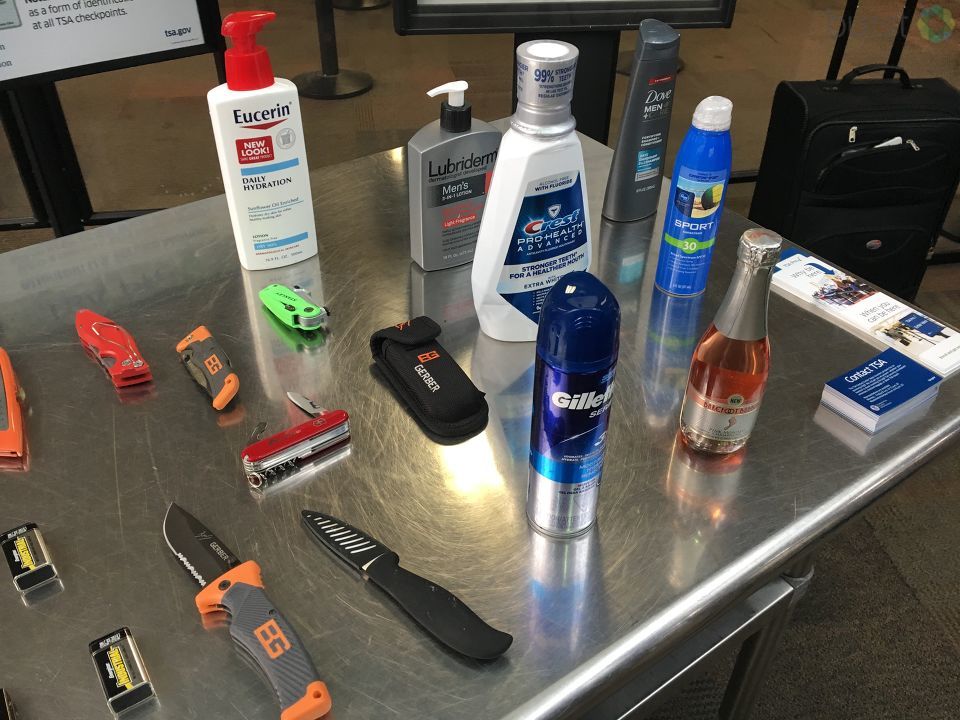 tsa reminds travelers about carry on restrictions wrgt tsa form 261