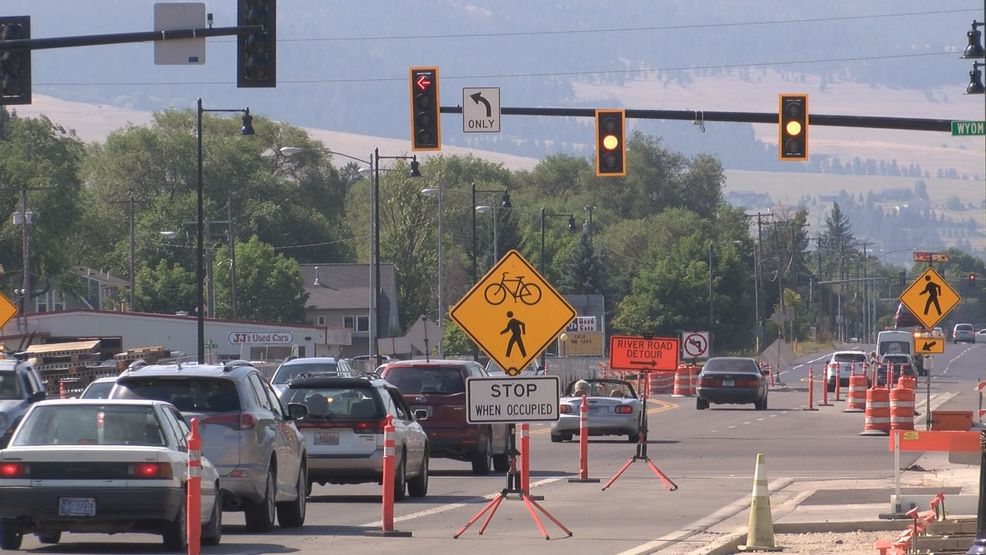 New traffic signals installed at Russell and Wyoming KECI