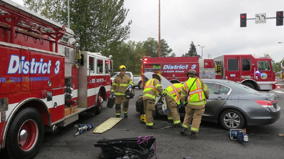 Driver pulled from car crash in Battle Ground KATU