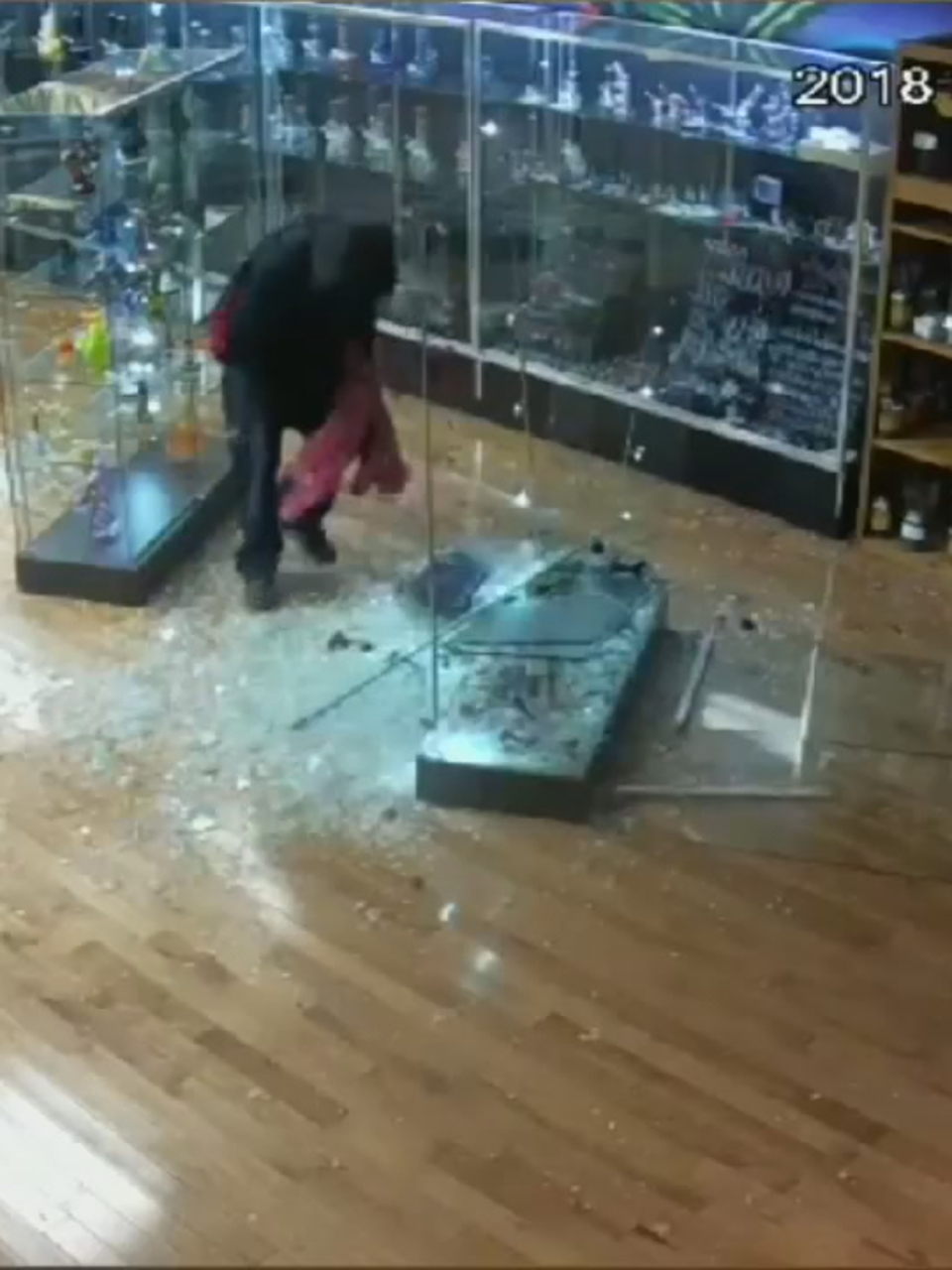 Watch Thieves Use Hammers In Series Of Smash And Grab Burglaries