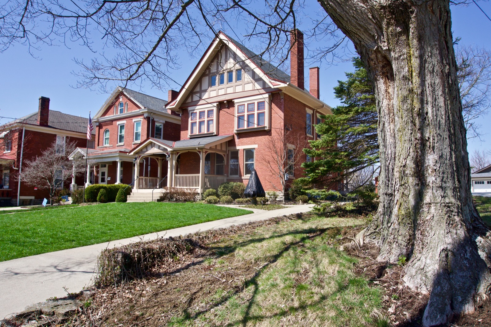 Photos A Sidewalk Look at the Many Beautiful Homes of Fort Thomas