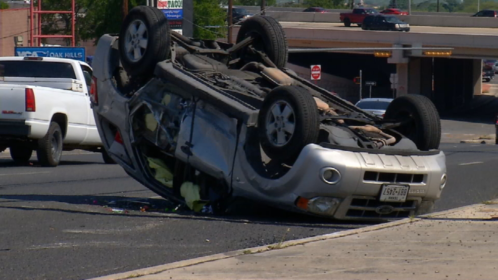 SUV’s door ripped off in rollover crash WOAI