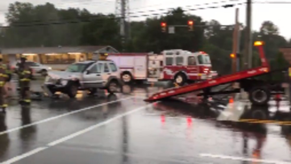 Danville crash blocks all lanes of traffic WSET