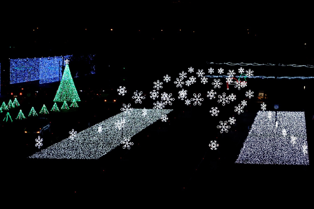 The Coney Island Christmas Light Show Is Our Favorite New Holiday