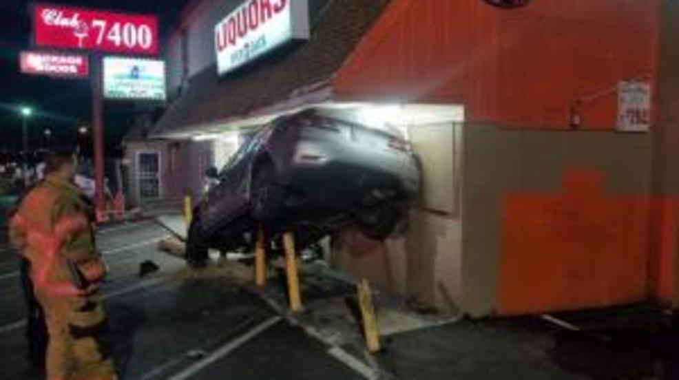 Car crashes into Rosedale liquor store, building temporarily condemned