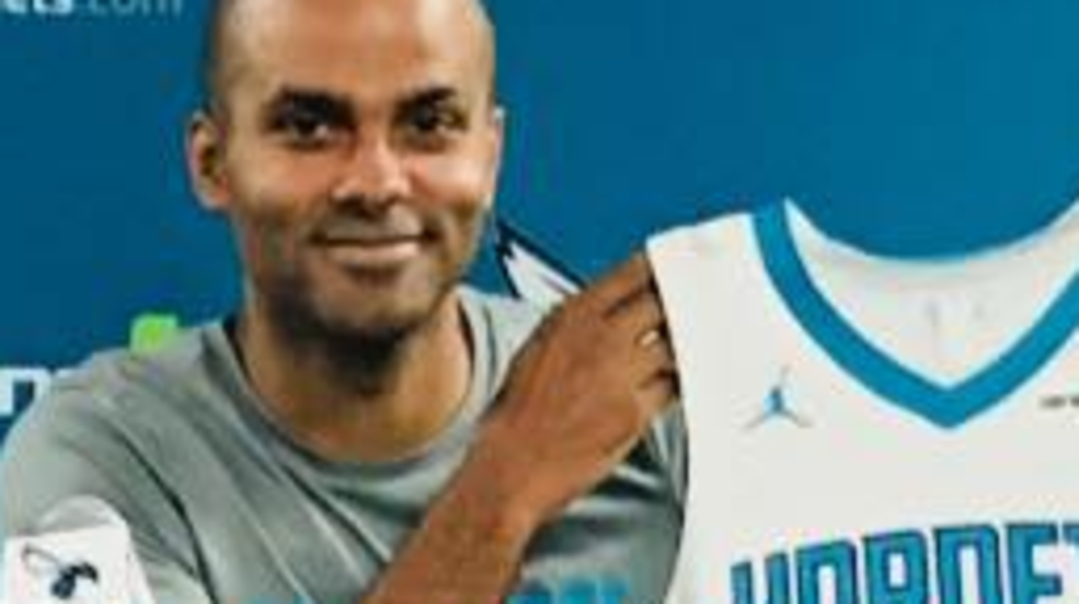 LOOK: Tony Parker shows off his Hornets 