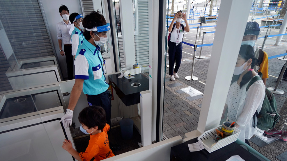 Virus Outbreak Japan Daily Life AP20168294110338.jpg