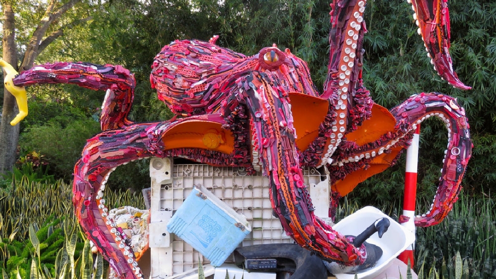 'Trash' exhibits at Smithsonian National Zoo bring awareness to ocean