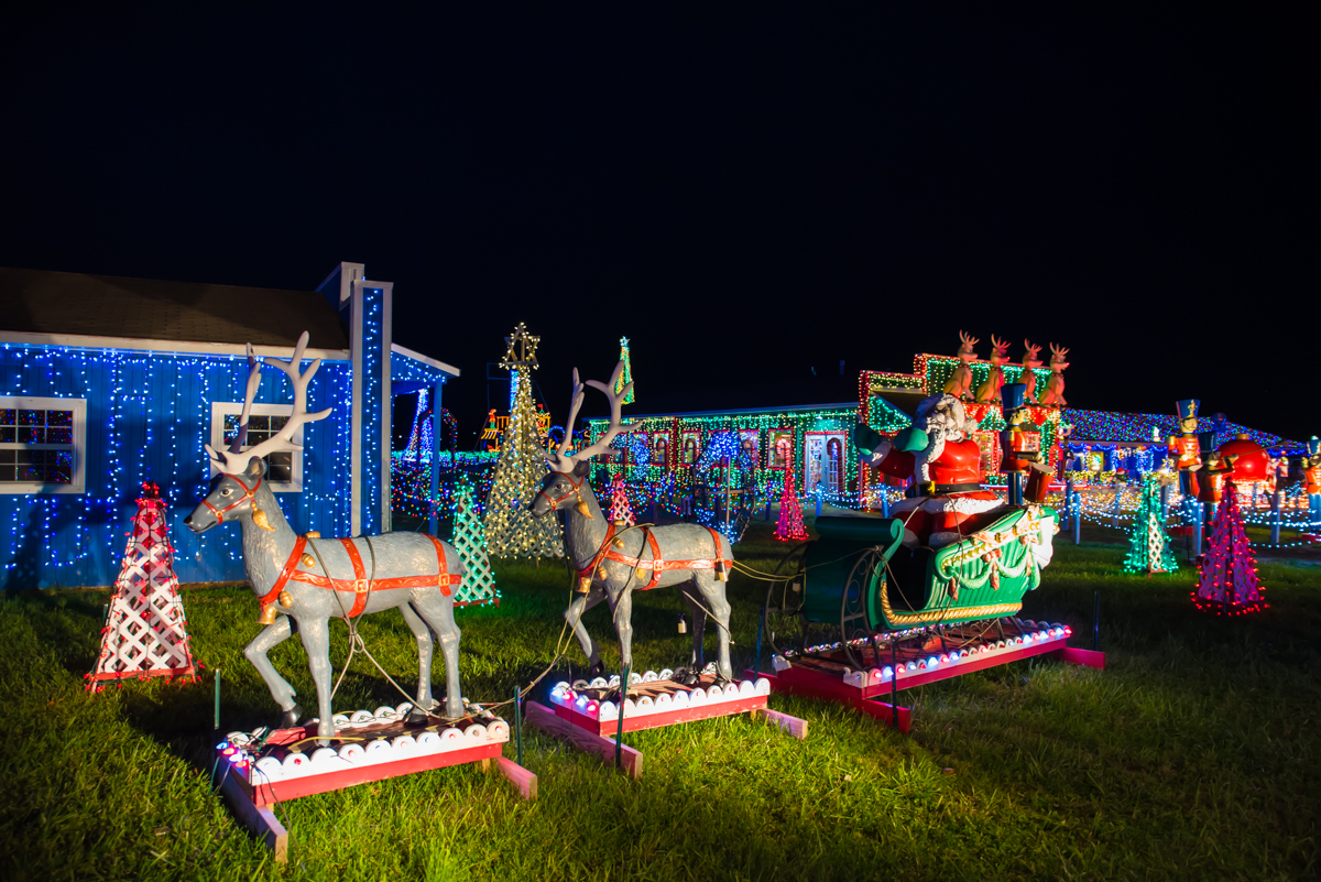 Photos The Christmas Ranch Will Wow You With Its Million Holiday