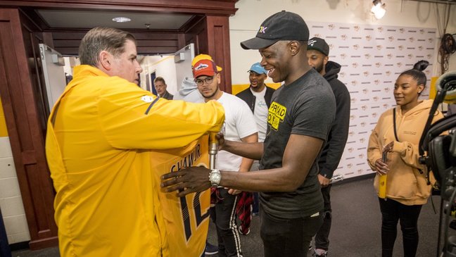 Nashville Predators honor hero in Waffle House shooting