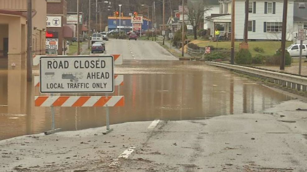 Flash Flooding Closes Us 52 In New Boston Ohio Wchs 5154