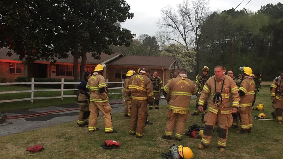 Three displaced, Chattanooga firefighter injured after Thursday morning