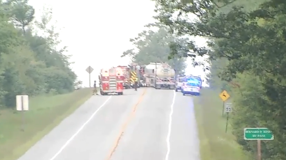 Gorham Bypass closed due to 'serious' crash WGME