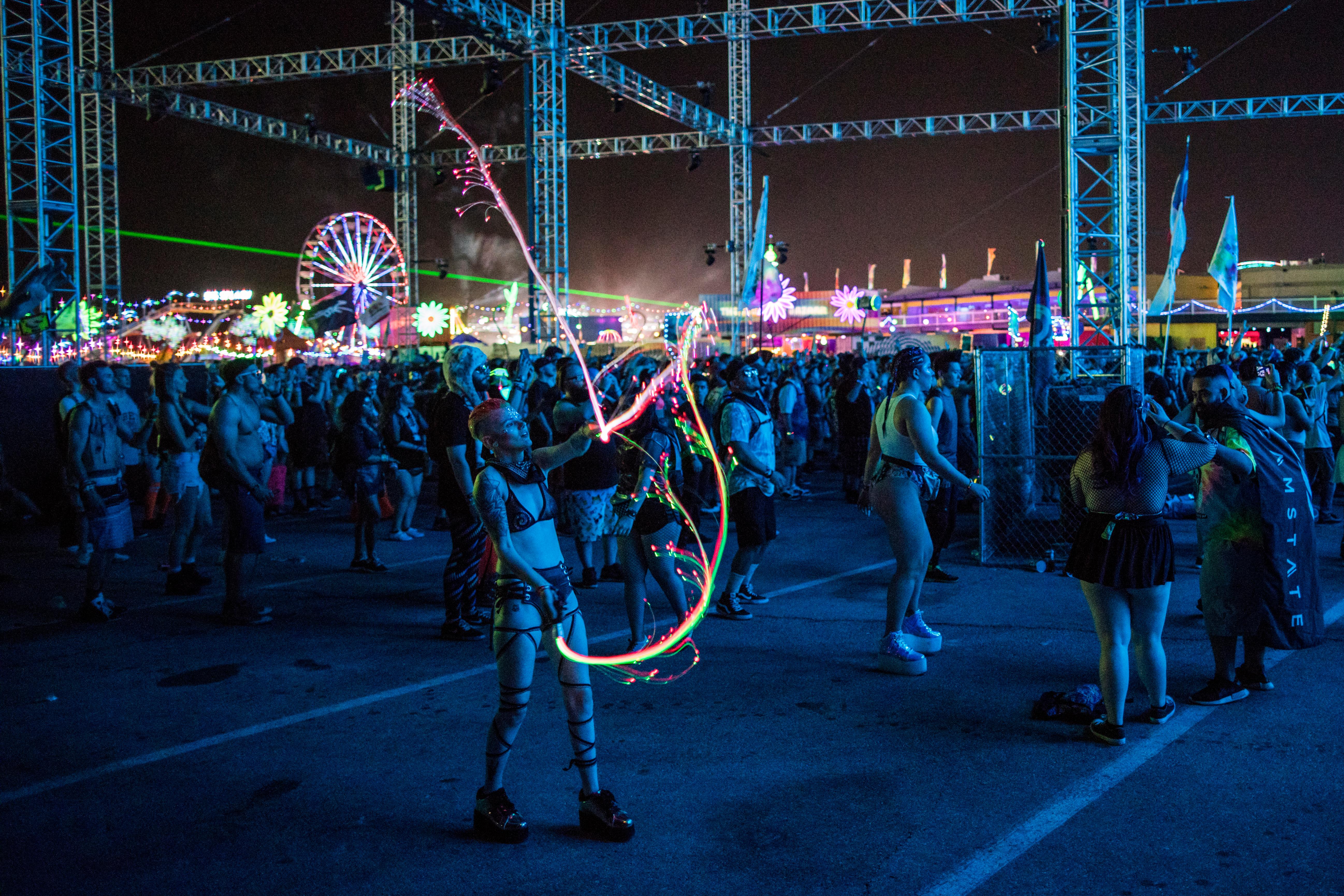 GALLERY Electronic Daisy Carnival Day 1 KSNV