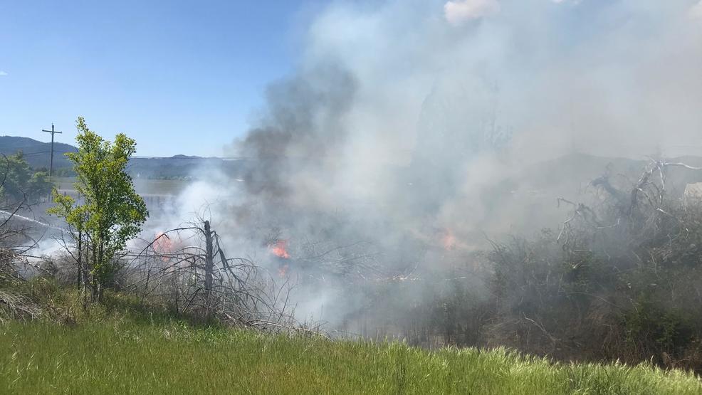 Rogue Valley fire crews scramble as multiple Monday fires pop up KTVL