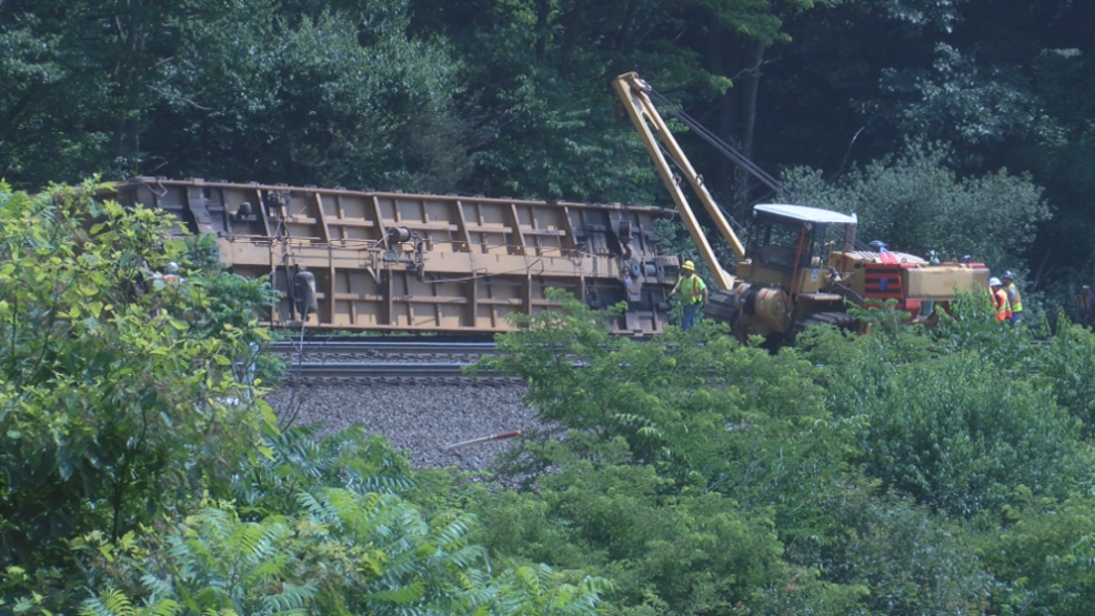 Visitors Watch Train Derailment Clean Up At Altoona’s Horseshoe Curve