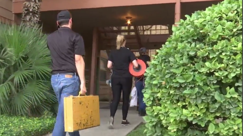 Residents worried about dead bodies found at downtown apartment complex WOAI