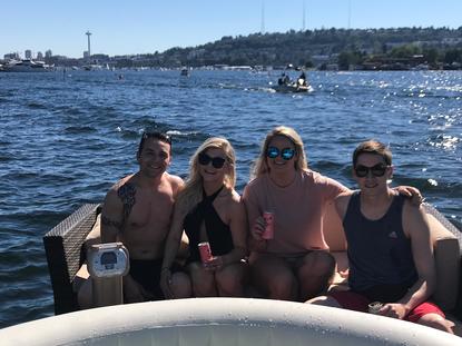 Next Level Alert You Can Rent A Floating Hot Tub On Lake Union